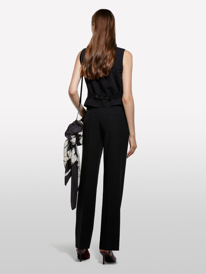 Γιλέκο μαύρο slim fit - γιλέκα και αμάνικα γυναικεία - Μαυρο | Sisley image number 2